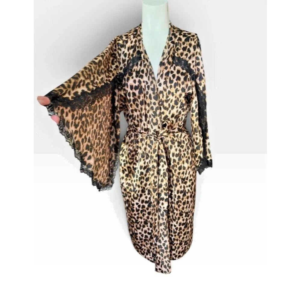 NWT Victoria's Secret Cheetah Lace Kimono Bath Lounge Robe XS/S msrp $79